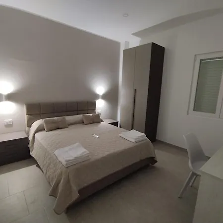לינה וארוחת בוקר A Casa Di Leo 3*