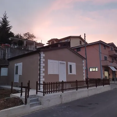 לינה וארוחת בוקר A Casa Di Leo 3*